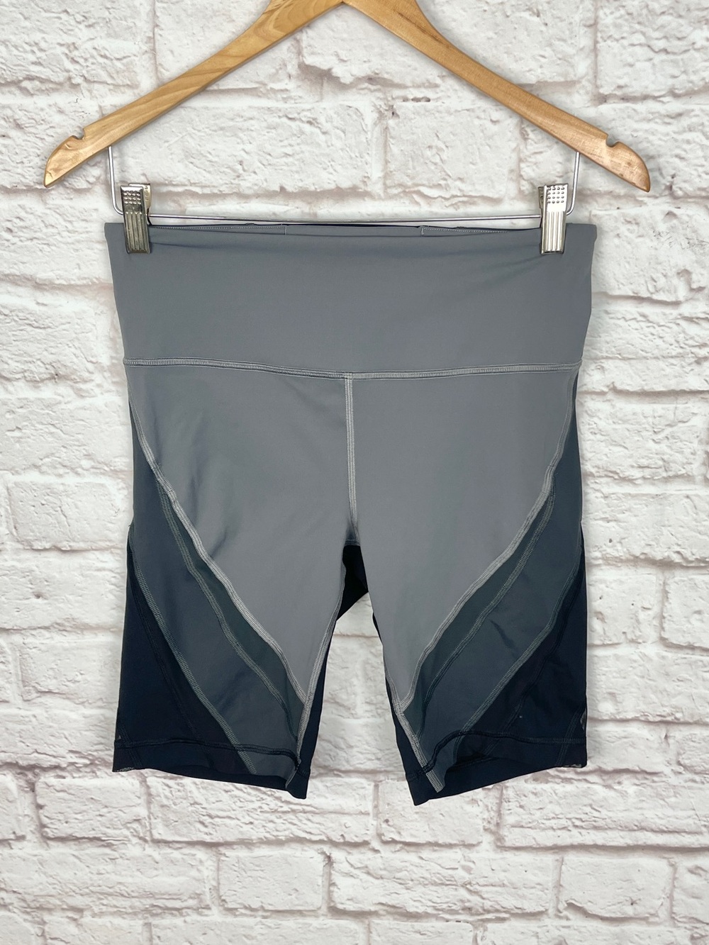 Lululemon Colour Me Ombre Gray & Black High Waisted Bike Shorts Size 8
